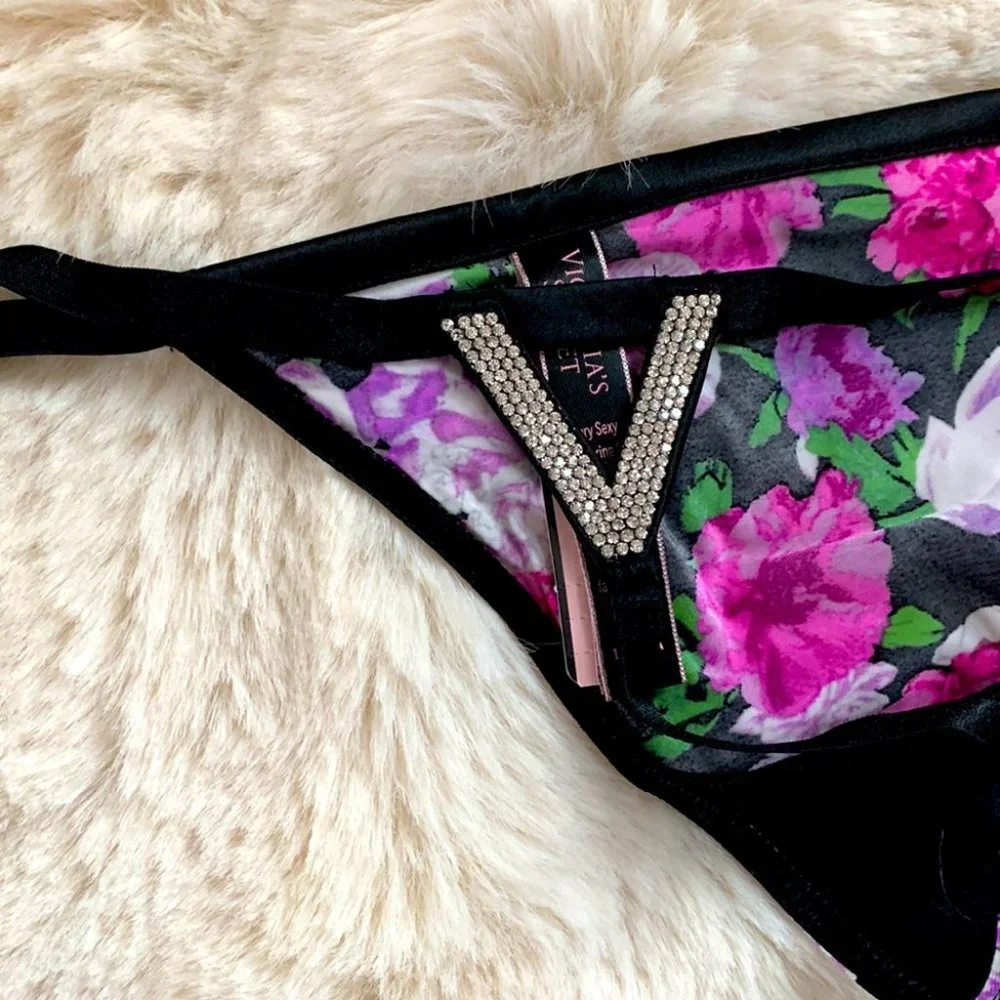 New Very Sexy‎ Bombshell Shine V-String Panty Thong